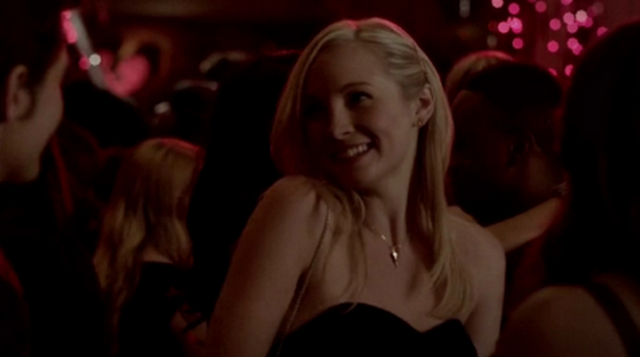 File:Caroline 5x13 (2).png