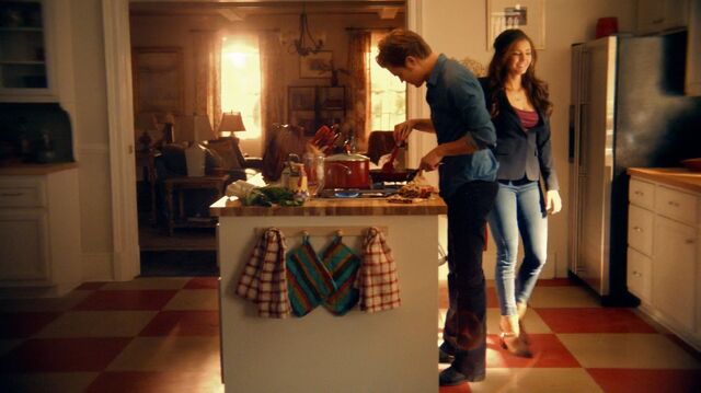File:Normal tvd518 0804.jpg