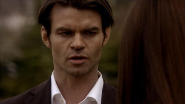 File:Elijah-and-Elena-in-Klaus-2x18-elijah-and-elena-21741570-1921-1080.jpg