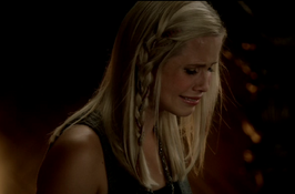 Rebekah weint.png