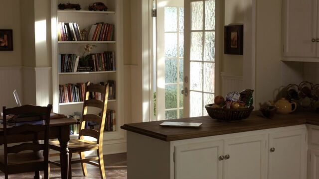 File:TVD1x02-Gilbert House 62.jpg