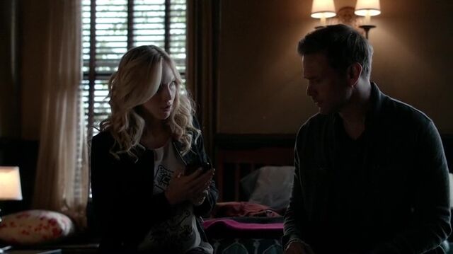 File:7X07-18-CarolineAlaric.jpg