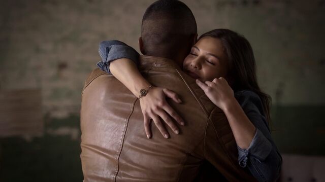 File:MarcelDavina 202 hug.jpeg