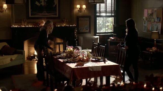 File:6X08-11-ElenaCaroline.jpg