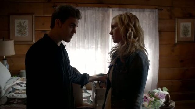 File:6X14-49-StefanCaroline.jpg