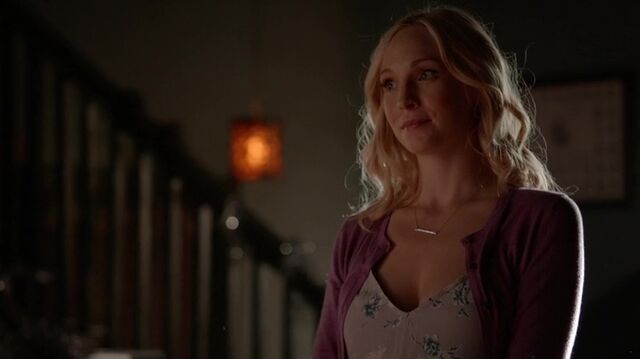 File:7X04-47-Caroline.jpg