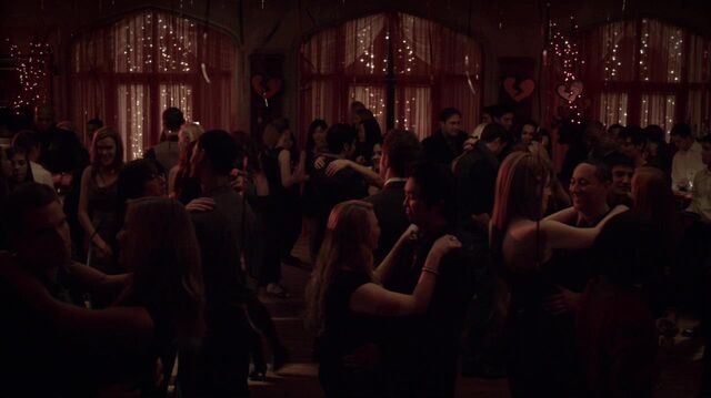 File:TVD 1042.jpg