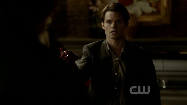 File:3x12-The-Ties-That-Bind-elijah-28463045-1280-720.jpg