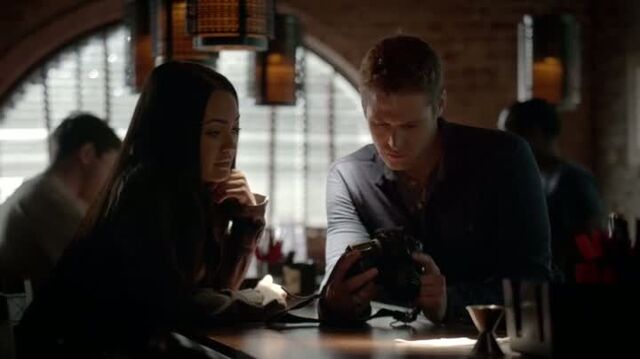 File:6X14-41-SarahMatt.jpg