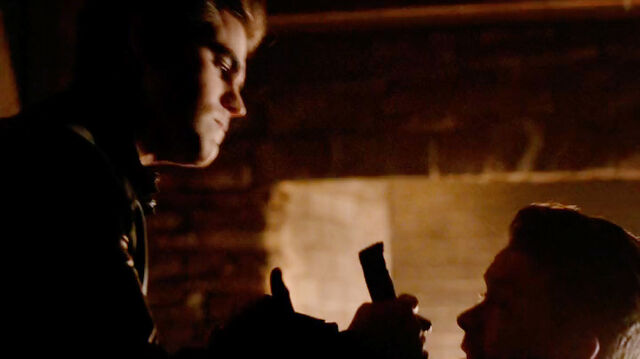 File:Stefan-kills-Julian-4.jpg