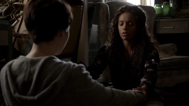 File:Normal TheOriginals210-1590Rebekahv-Cassie.jpeg