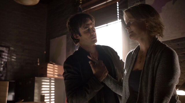 File:6X14-55-LizDamon.jpg