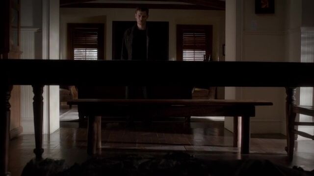 File:TVD4x13-Gilbert House 69.jpg