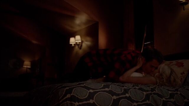 File:7X04-113-StefanCaroline.jpg