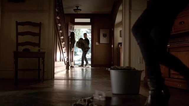 File:TVD4x15-Gilbert House 6.jpg
