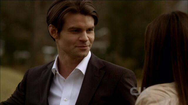 File:Elijah-and-Elena-in-Klaus-2x19-elijah-and-elena-21741428-1921-1080.jpg