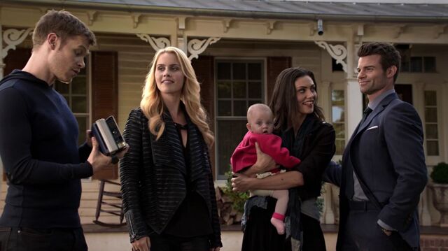File:Normal TheOriginals209-1213KlausElijaHayleyRebekahHope.jpeg