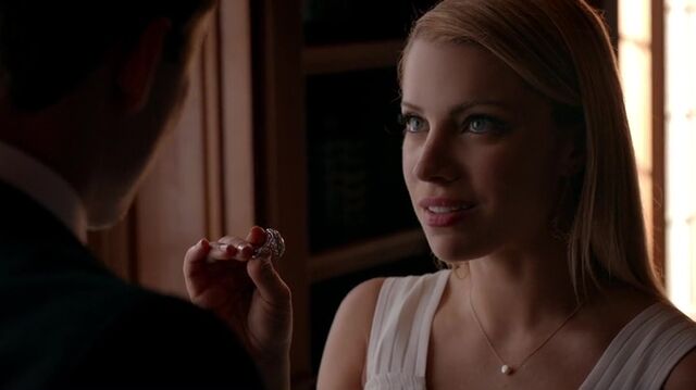 File:7X08-43-Mary.jpg