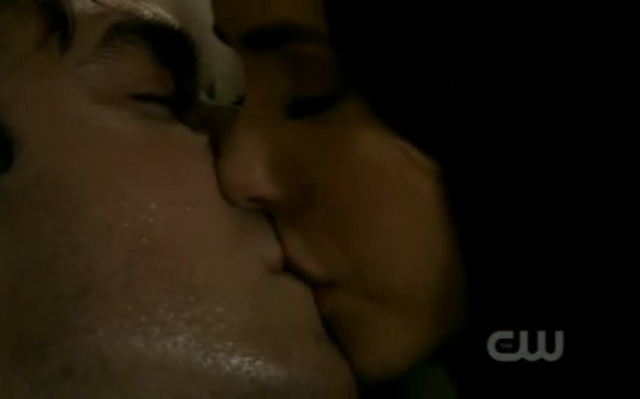 File:DelenaKiss.png