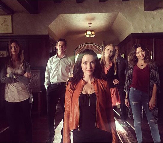 File:2015-10-07 Elizabeth Blackmore Justice Leak Teressa Liane Jaiden Kaine Scarlett Byrne Annie Wersching Instagram.jpg