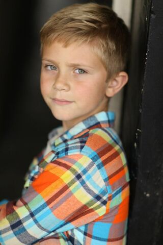 File:Aiden Flowers.jpg