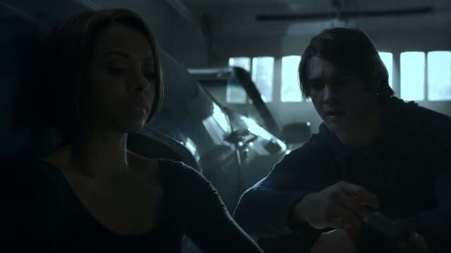 File:6X13-112-BonnieJeremy.jpg