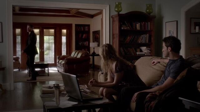 File:TVD4x14-Gilbert House 37.jpg
