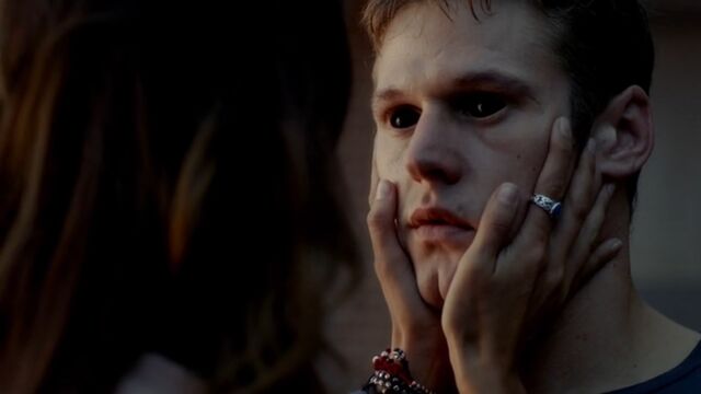 File:Matt 3 TVD 5x03.jpg