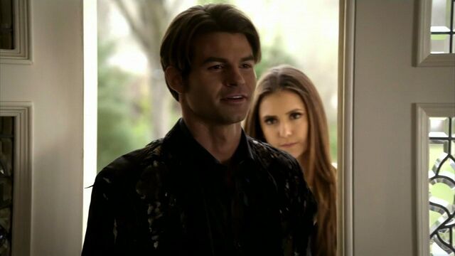 File:Elijah-and-Elena-in-2x19-Klaus-elijah-and-elena-21743254-1280-720.jpg
