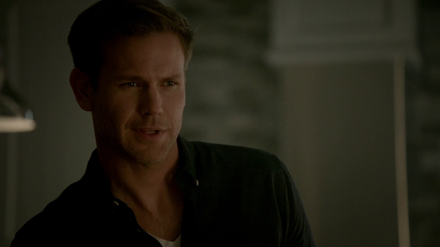 File:722-019~Caroline-Alaric.png