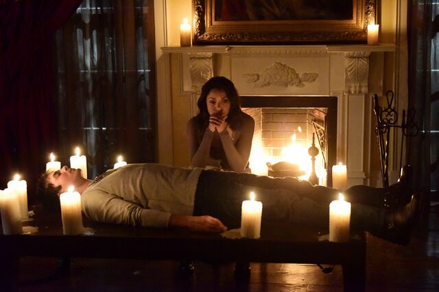 File:Bonnie and Damon 7x10.jpg