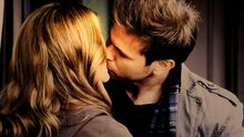 Jenna-Alaric-Kiss-jenna-sommers-17961005-500-282
