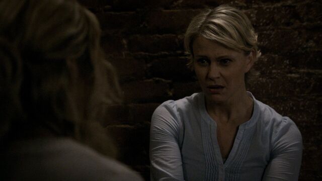 File:Tvd0201-1574Liz-Care.jpg