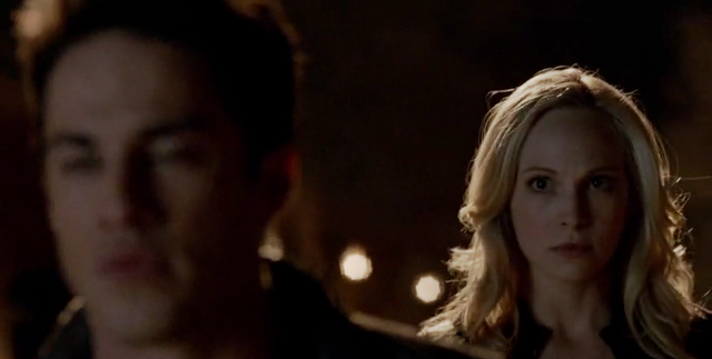 File:Julian-Caroline 5x21.png