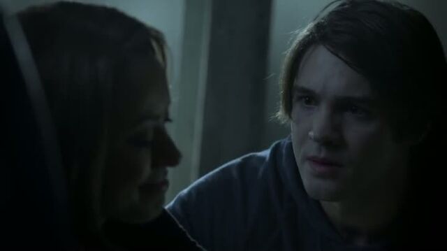 File:6X13-115-BonnieJeremy.jpg