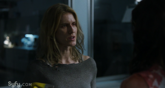 File:Help Me 1x01 Nicole talking.png