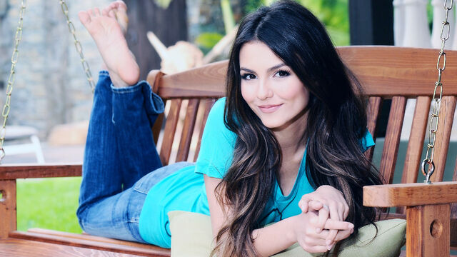 File:Celebrate-victoria-justice-x-celebrity-1753862.jpg