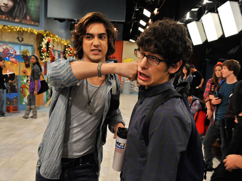 Victorious Posts on Fanpop