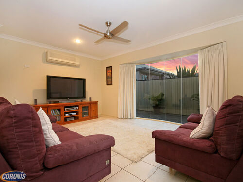 Maxelle Living Room