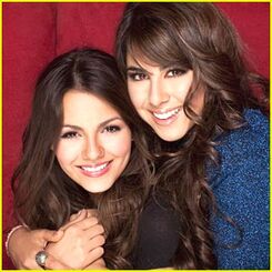 Victoria-justice-daniella-monet-jjj-shot