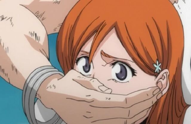 File:Nnoitra holds Orihime.jpg