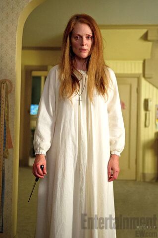 File:Carrie-remake-julianne-moore.jpg