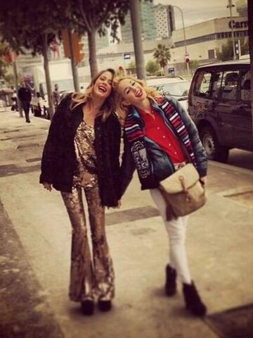 Archivo:Tini y yo.jpg