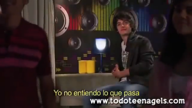 Archivo:Violetta 2x3.png