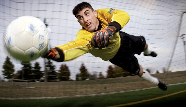 Tập tin:Soccer goalkeeper.jpg