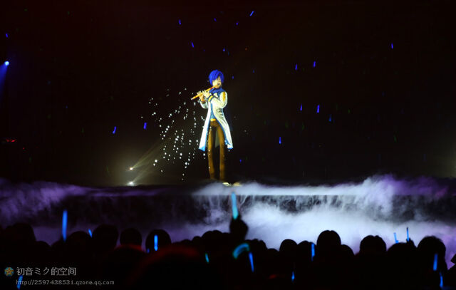 File:Mikupa live in sapporo 2013 kaito.jpeg
