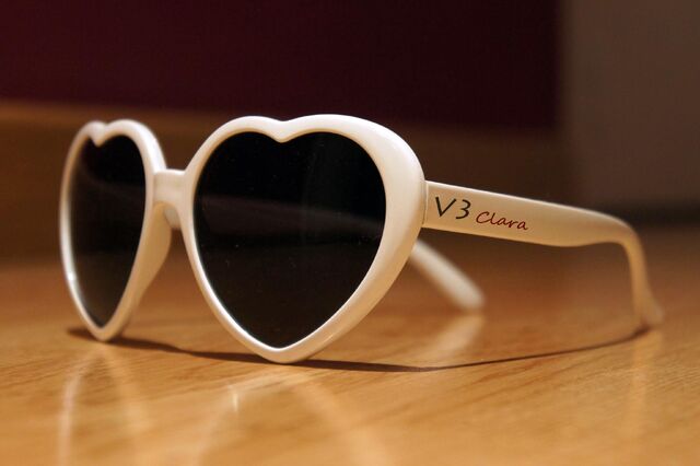File:Clara's sunglasses.jpg