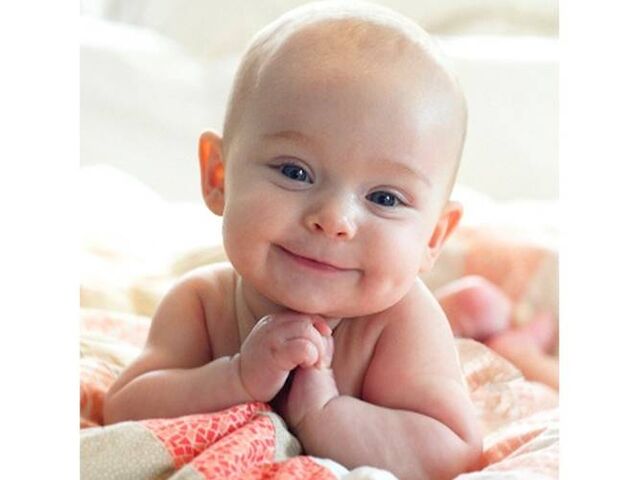 File:1437671855-snowmageddon-flop-surprise-k-tip-and-a-really-cute-baby-55b121a9973dc.jpg
