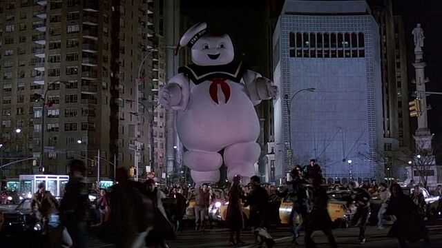 File:Stay-Puft-Marshmallow-Man-Attacks-New-York-City-Ghostbusters.jpg