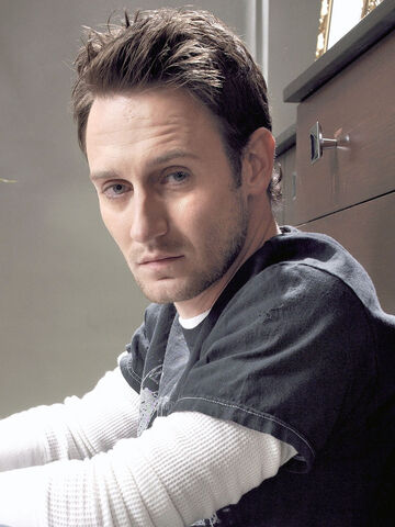 File:Dirt-josh-stewart-2.jpg
